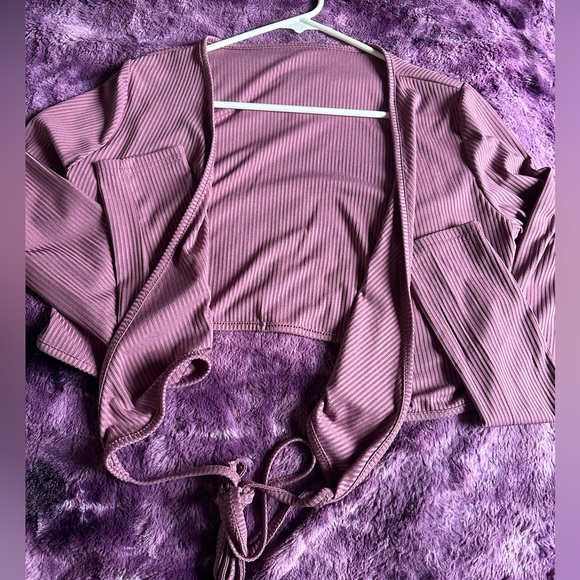 ❌SOLD❌ SHEIN CROSS CROP TOP - Picture 2 of 3